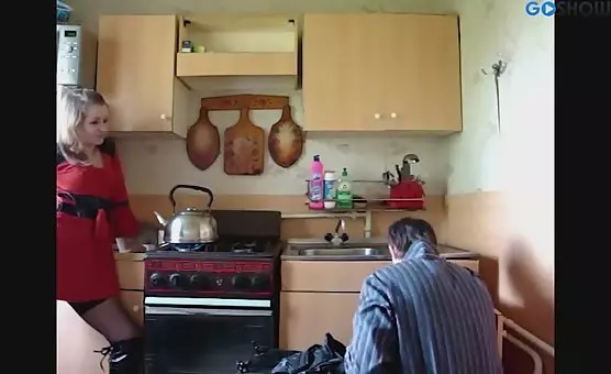 Submissive Girl Gives Wild Blowjobs and Fucks Him Deep